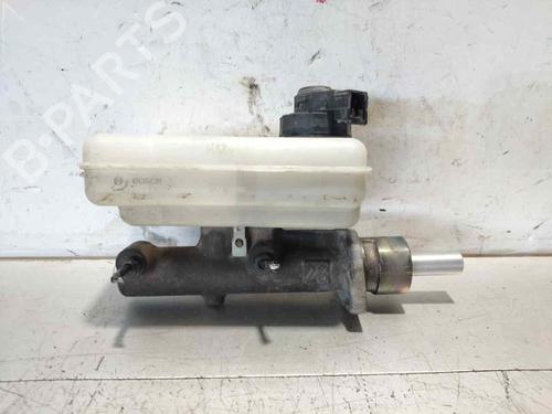 Used Brake master cylinder Brake master cylinder IVECO DAILY III Platform/Chassis 35 S 11,35 C 11 (A2FC13AA, A6FBU4AB, A2NB14A1, A2ND13A1,... (106 hp) 33657719 33657719