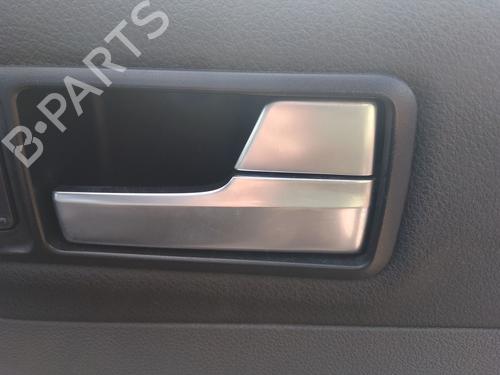 Højre fortil invendig håndtag Højre fortil invendig håndtag FORD FOCUS II Saloon (DB_, FCH, DH) 1.6 Ti (115 hp) 36361109 36361109
