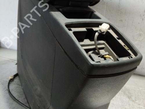 Used Armrest / Center console Armrest / Center console 28461864 28461864
