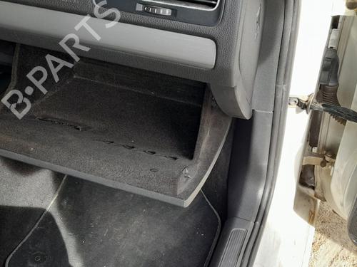 Used Glove box Glove box VW GOLF VII (5G1, BQ1, BE1, BE2) [2012-2021] 33289820 33289820