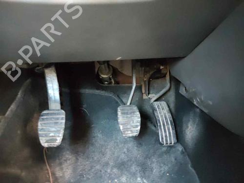 Used Clutch pedal RENAULT GRAND SCÉNIC II (JM0/1_) 1.5 dCi (JM02, JM13) (101 hp) 29332947