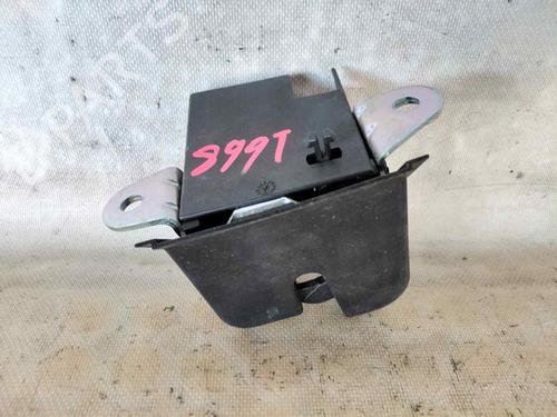Used Tailgate lock VW POLO VI (AW1, BZ1, AE1) 1.0 TSI (95 hp) 28469614