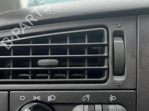 Used Air vent VW GOLF III (1H1) 1.8 (90 hp) 33020092