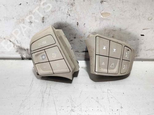 Used Steering wheel controls Steering wheel controls VOLVO S80 I (184) [1998-2008] 33826075 33826075