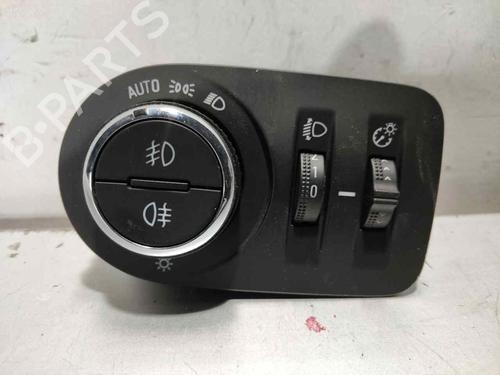 Used Headlight switch OPEL ASTRA K Sports Tourer (B16) 1.4 CNG (35) (110 hp) 32196001