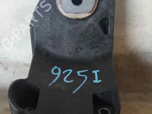 Used Engine mount MERCEDES-BENZ C-CLASS T-MODEL (S206) C 200 d (206.203) (163 hp) 30567584