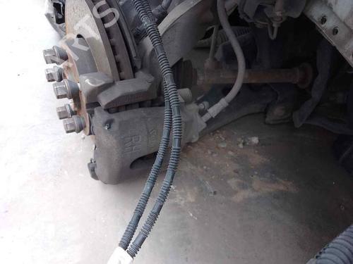 Højre bremsekaliber foran VOLVO V40 Hatchback (525) D2 (114 hp) 28466184