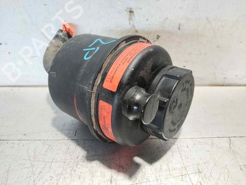 Used Power steering reservoir Power steering reservoir IVECO DAILY III Platform/Chassis 35 S 11,35 C 11 (A2FC13AA, A6FBU4AB, A2NB14A1, A2ND13A1,... (106 hp) 33657706 33657706