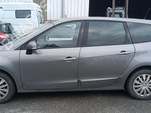 Fuse box RENAULT GRAND SCÉNIC III (JZ0/1_) 1.5 dCi (JZ09, JZ0D, JZ10, JZ14, JZ1G, JZ29, JZ2C) | BP26416847E1