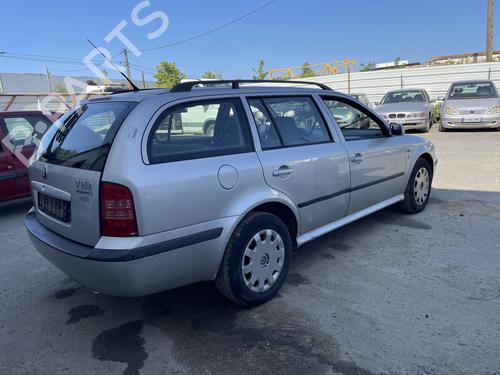 Lamp holder SKODA OCTAVIA I Combi (1U5) 1.6 1U9945258