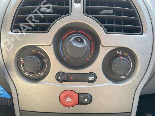 Used Climate control Climate control 38476918 38476918