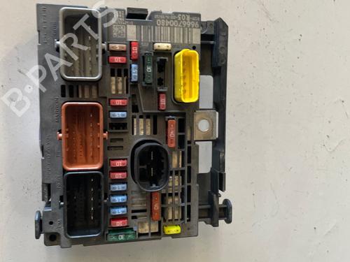Used Fuse box Fuse box PEUGEOT 308 I (4A_, 4C_) 1.6 HDi (109 hp) 40608916 40608916