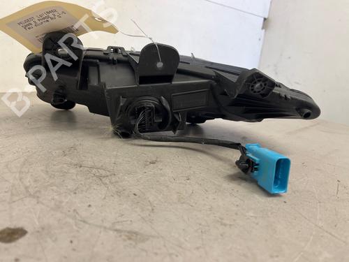 Used Left daytime light Left daytime light 39175212 39175212