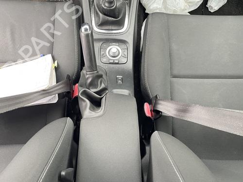 Used Middle console Middle console RENAULT MEGANE III Hatchback (BZ0/1_, B3_) 1.5 dCi (BZ09, BZ0D, BZ1W, BZ29, BZ14) (110 hp) 31945975 31945975