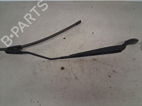 front-windshield-wiper-arm-renault-clio-iv-bh_-2012-2013-2014-2015-2016-2017-2018-2019-2020-2021-39019408 main image