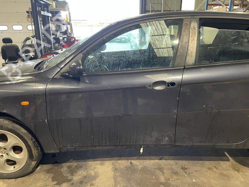 Used Left front door ALFA ROMEO 147 (937_) 1.9 JTD (937.AXD1A, 937.BXD1A, 937.AXV1A, 937.BXB1A,... (115 hp) 30872190