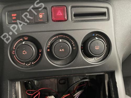 climate-control-citroen-c3-picasso-sh_-2008-26422468 main image