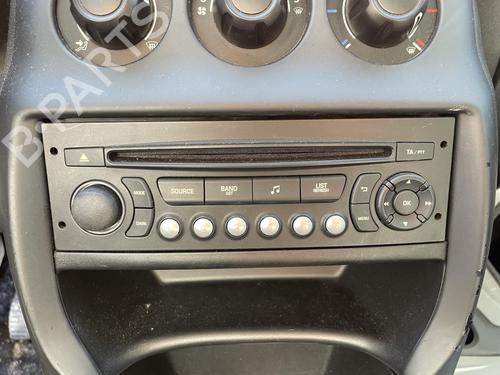 Used Radio Radio 38109251 38109251