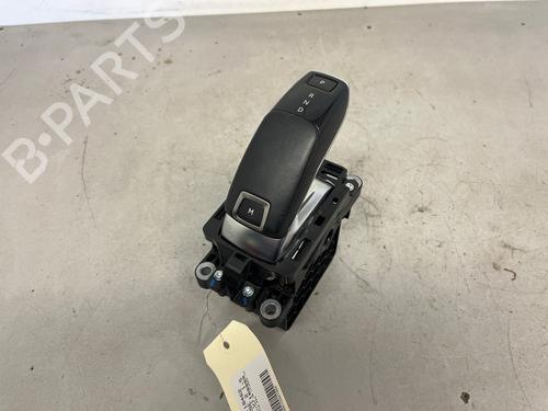 Used Gear lever Gear lever PEUGEOT 5008 II (MC_, MJ_, MR_, M4_) 1.5 BlueHDi 130 (MCYHZJ, MCYHZR, MCYHZX) (131 hp) 39175204 39175204