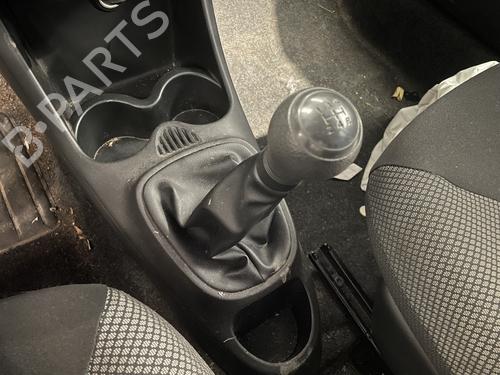 Used Gear lever Gear lever TOYOTA AYGO (_B1_) 1.0 (KGB10_, KGB10R) (68 hp) 31624562 31624562