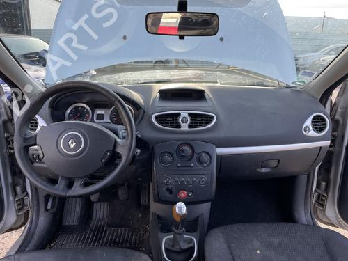 Used Dashboard Dashboard RENAULT CLIO III (BR0/1, CR0/1) 1.5 dCi (BR17, CR17) (86 hp) 31288876 31288876