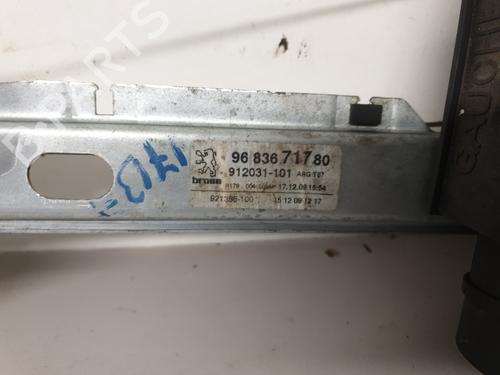 Rear left window mechanism PEUGEOT 5008 (0U_, 0E_) 1.6 HDi | BP26424609C24 