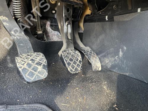 Used Pedal Pedal 38289258 38289258