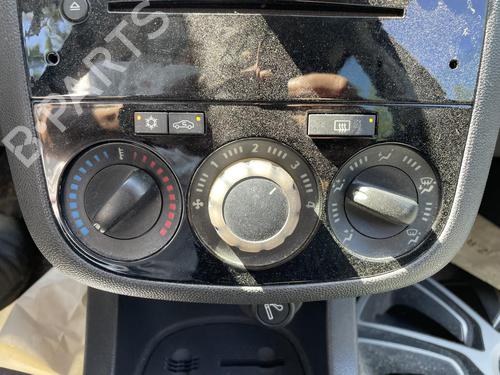 Used Climate control Climate control 37277816 37277816