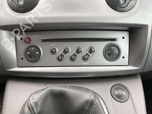 Bilradio Bilradio RENAULT SCÉNIC II (JM0/1_) 1.5 dCi (JM1E, JM16) (106 hp) 35807926 35807926