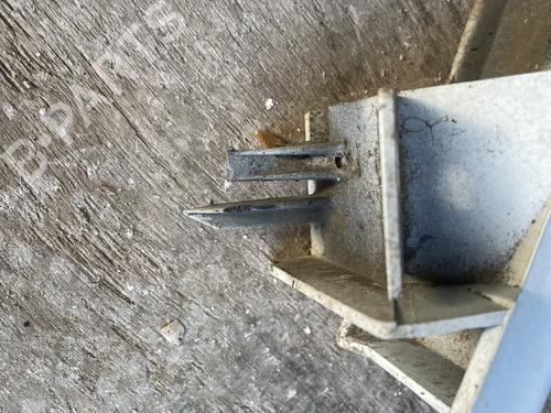 Used Grille Grille RENAULT MASTER II Van (FD) 2.5 D (FD0A, FD0E, FD2E, FD3E) (80 hp) 33180904 33180904