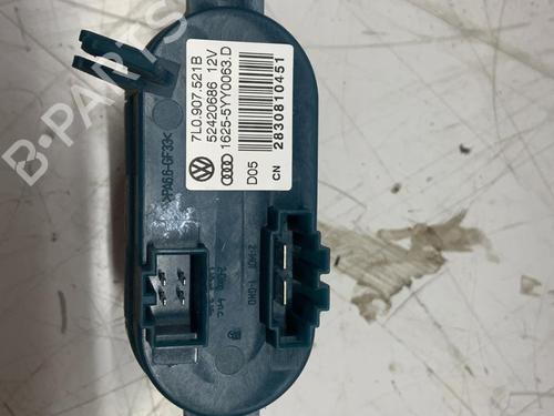 Used Heater resistor Heater resistor VW TRANSPORTER T5 Bus (7HB, 7HJ, 7EB, 7EJ) 2.0 BiTDI (180 hp) 26428173 26428173
