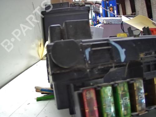 Fuse box PEUGEOT 307 Break (3E) 2.0 HDI 110 | BP26422766E1 