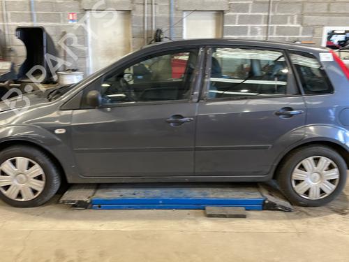 Left headlight FORD FIESTA V (JH_, JD_) 1.4 16V | BP26426413C28 