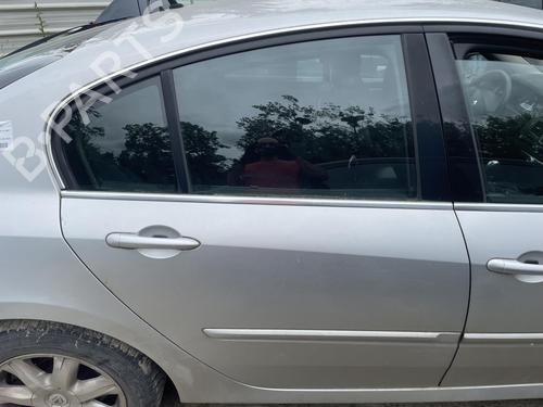 Rudehejsemekanisme Højre bagtil Rudehejsemekanisme Højre bagtil RENAULT LAGUNA III (BT0/1) 1.5 dCi (BT00, BT0A, BT0T, BT1J) (110 hp) 36521112 36521112