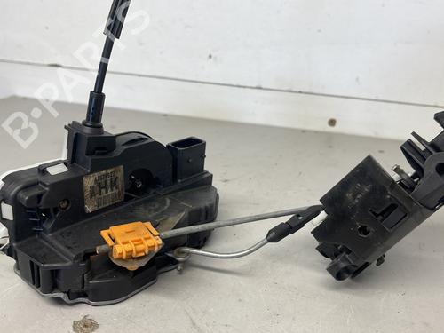 Front left lock OPEL INSIGNIA A (G09) 2.0 CDTI (68) | BP26419261C98