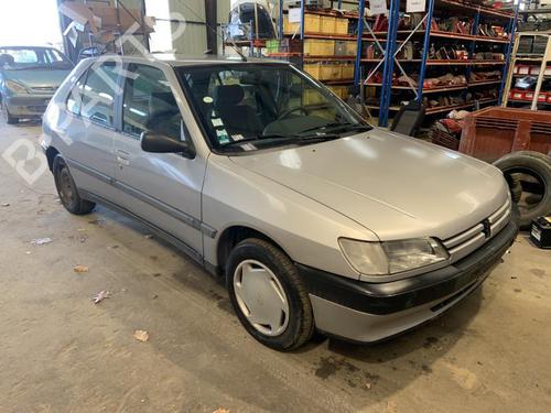 Used Parts PEUGEOT 306 Hatchback (7A, 7C, N3, N5) 1.6 2742444