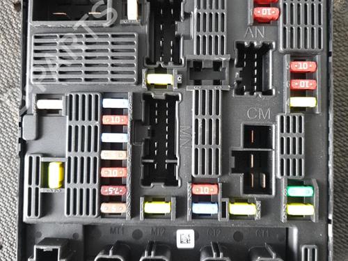 Used Fuse box RENAULT GRAND SCÉNIC III (JZ0/1_) 1.5 dCi (JZ09, JZ0D, JZ10, JZ14, JZ1G, JZ29, JZ2C) (110 hp) 26416847