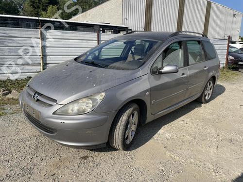 Fuse box PEUGEOT 307 Break (3E) 2.0 HDI 110 | BP26422357E1