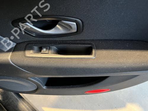 Used Right rear window switch Right rear window switch 39396485 39396485