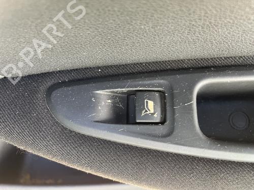 Comutador vidro trás direito Comutador vidro trás direito PEUGEOT 308 I (4A_, 4C_) 1.6 16V (120 hp) 33884152 33884152