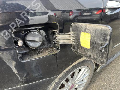 Used Fuel flap Fuel flap FIAT CROMA (194_) 1.9 D Multijet (194AXB1B) (120 hp) 31904406 31904406