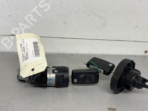 Used Ignition barrel PEUGEOT 5008 (0U_, 0E_) 1.6 HDi (112 hp) 26421601