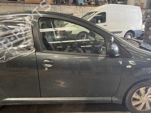 Used Right front window switch TOYOTA AYGO (_B1_) 1.0 (KGB10_, KGB10R) (68 hp) 31624531