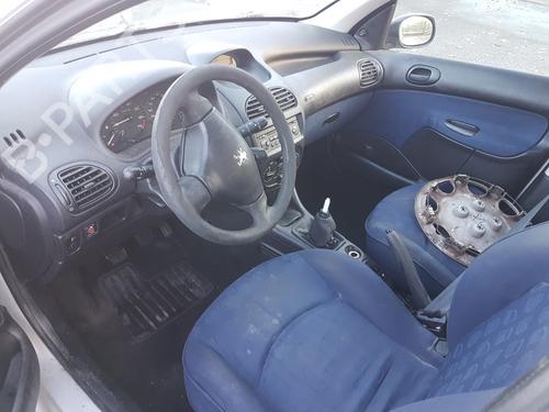 Left headlight PEUGEOT 206 Hatchback (2A/C) 1.4 i | BP30902525C28