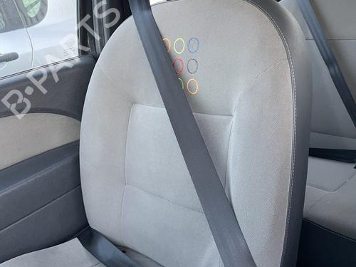 Used Front right seatbelt RENAULT TWINGO II (CN0_) 1.2 16V (CN04, CN0B) (75 hp) 30615026