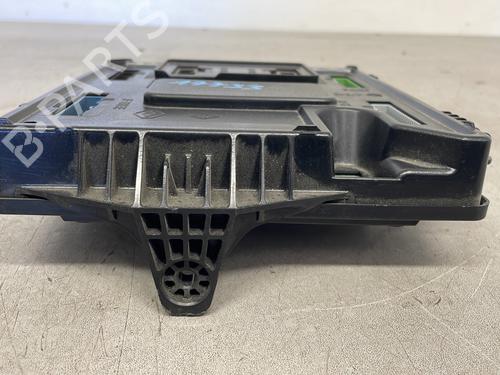 Used Fuse box Fuse box RENAULT ZOE (BFM_) ZOE (88 hp) 33305473 33305473