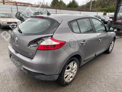 Middle console RENAULT MEGANE III Hatchback (BZ0/1_, B3_) 1.5 dCi (BZ09, BZ0D, BZ1W, BZ29, BZ14) | BP31945975I22