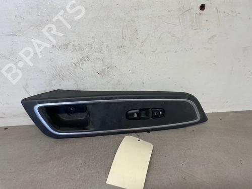 Used Right front window switch Right front window switch 39032402 39032402
