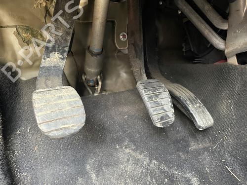 pedal-dacia-sandero-2008-34107161 main image