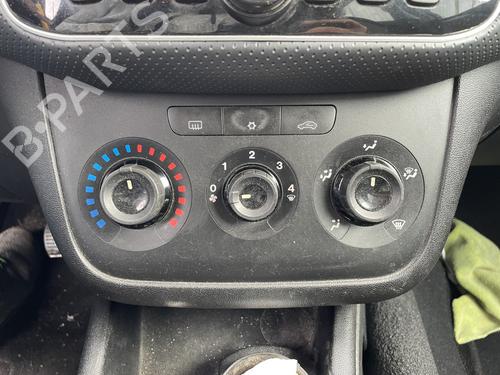 Commande Chauffage FIAT PUNTO EVO (199_) 1.3 D Multijet (199AXC1A, 199BXC1A, 199AXT1A, 199BXT1A) (75 hp) 33118289